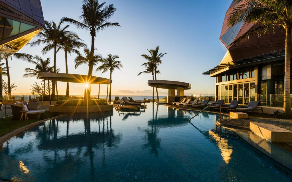 langham gold coast pool